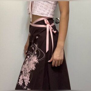 VtG Y2K Wrap Skirt w Floral Print - Like new size Small